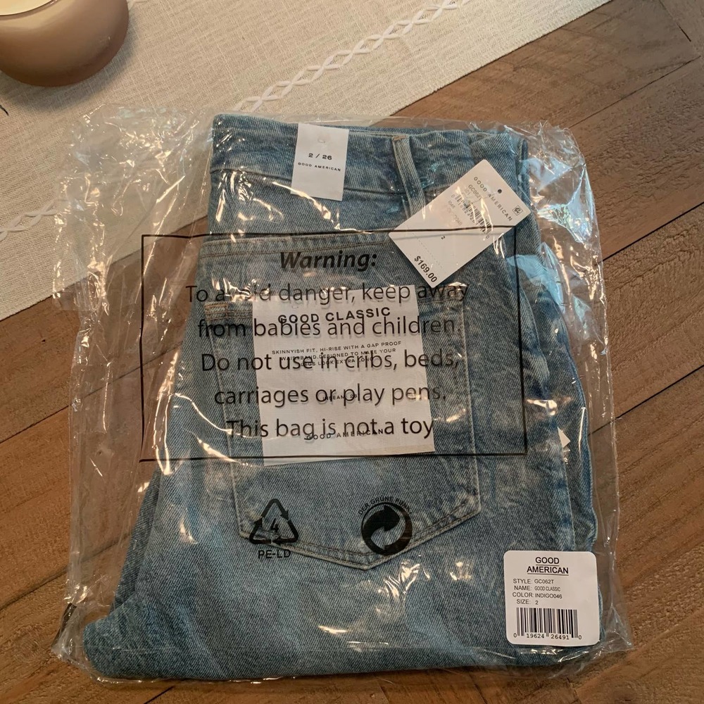 Good American Good Classic High Rise Jeans NWT Size 2 INDIGO046 Distressed - Picture 8 of 10